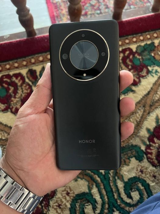 HONOR 9 B sotiladi 256 talik hech qanday aybi yo'q ayfon oldim shunga.