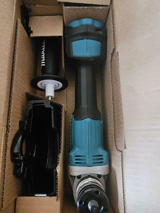 Makita polizor 18v li ion,pret fix
