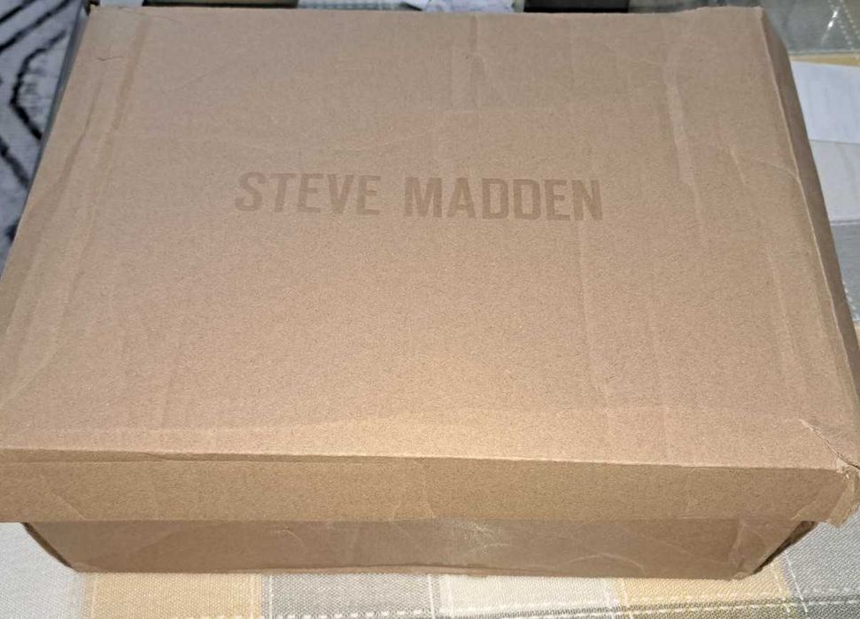 Женские розовые кроссовки Steve Madden, США, новые