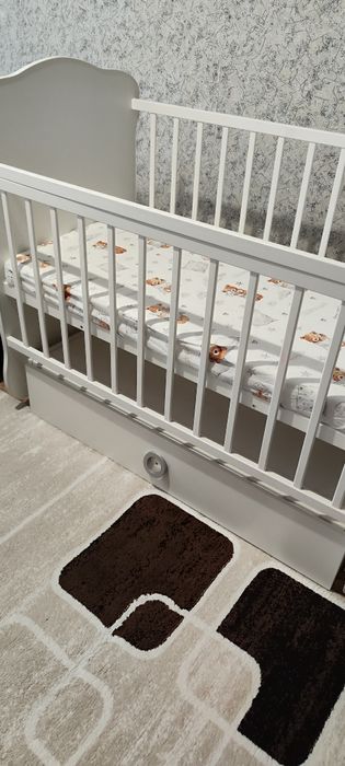 Детская кроватка