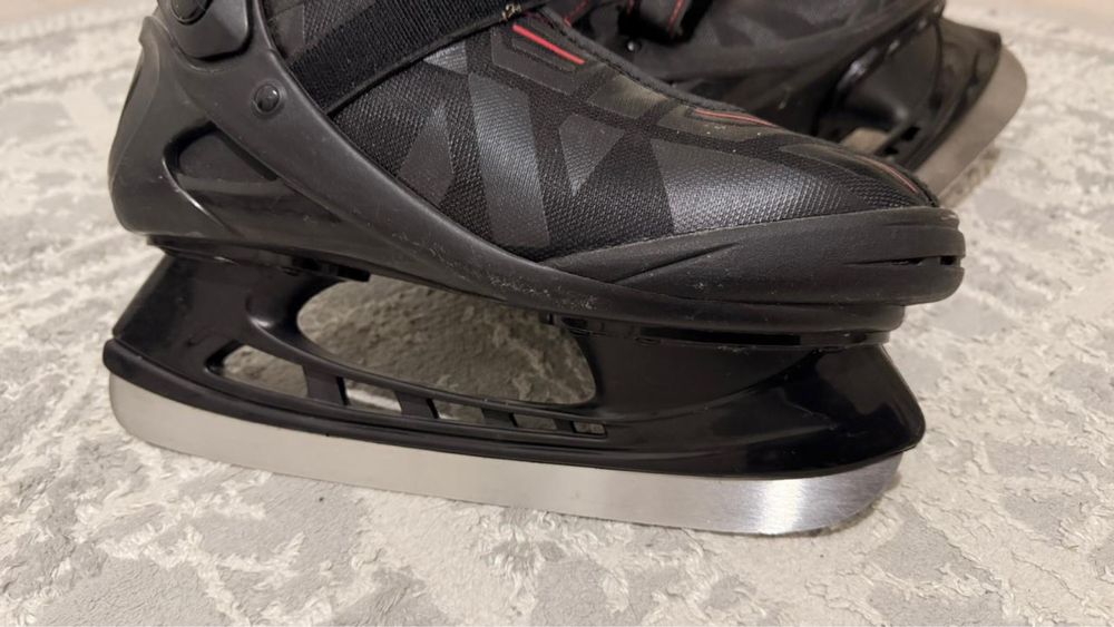 Продам Коньки (25000₸) торг есть!