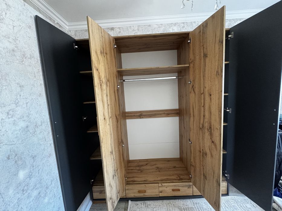 Продам чистый шкаф