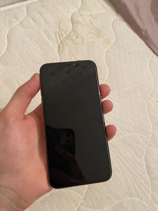 Айфон XS 256гб эмкость 76