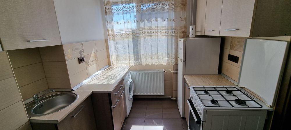 Dau în chirie ap. 1 camera pe bld Decebal