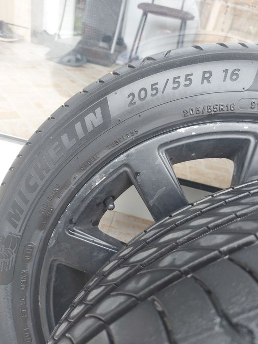 Гуми с джанти -16ц.