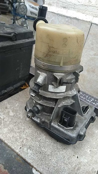 з. стъкла за пежо 208,toyota , ц4 пикасо,помпа хидр. волво v60/s60