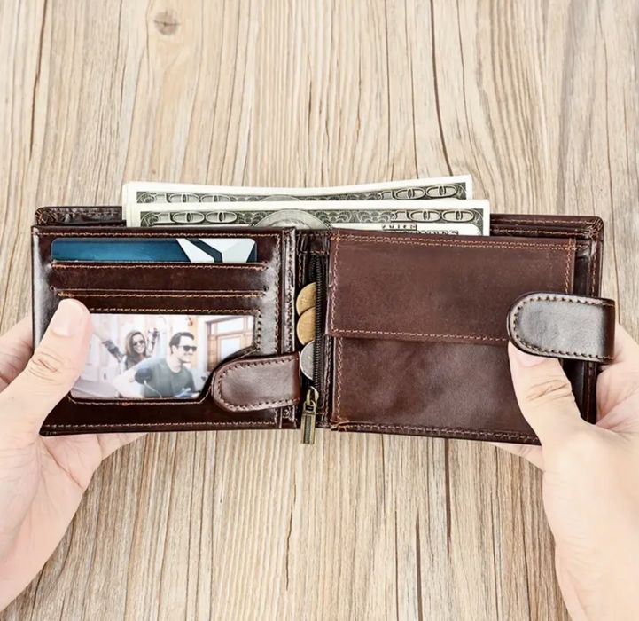 Мъжки кожени портфейли• Маркови, защитени и елегантни в черно и кафяво