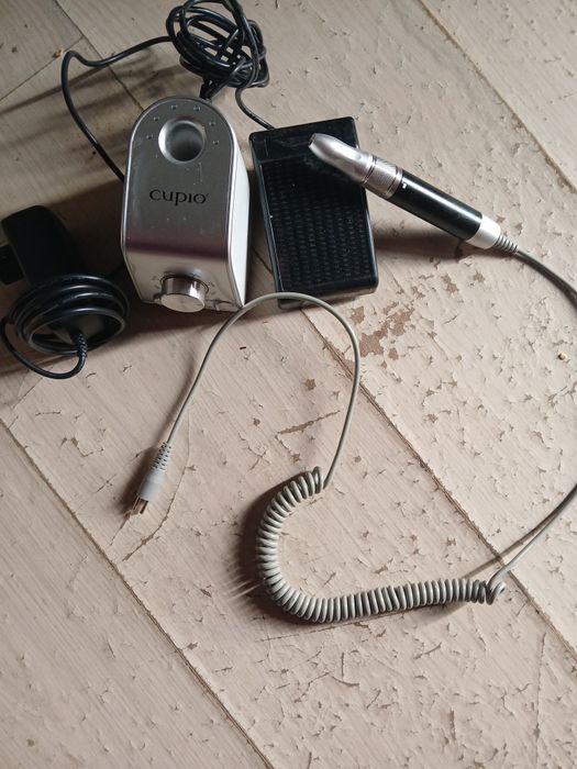 Vând freza de unghii Cupio