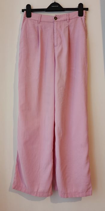 Set pantaloni și top