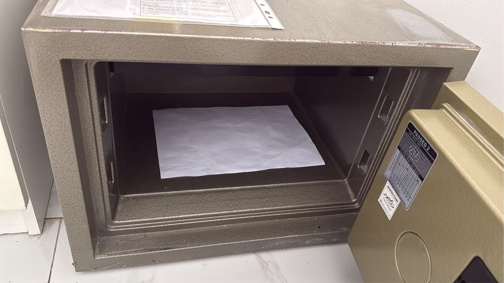 Продам сейф  55тыс, 100 тыс, есть разные