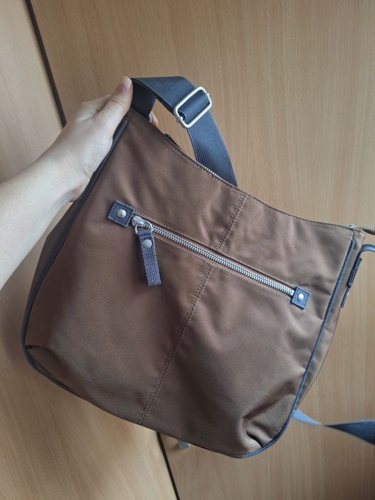 George Gina & Lucy geanta