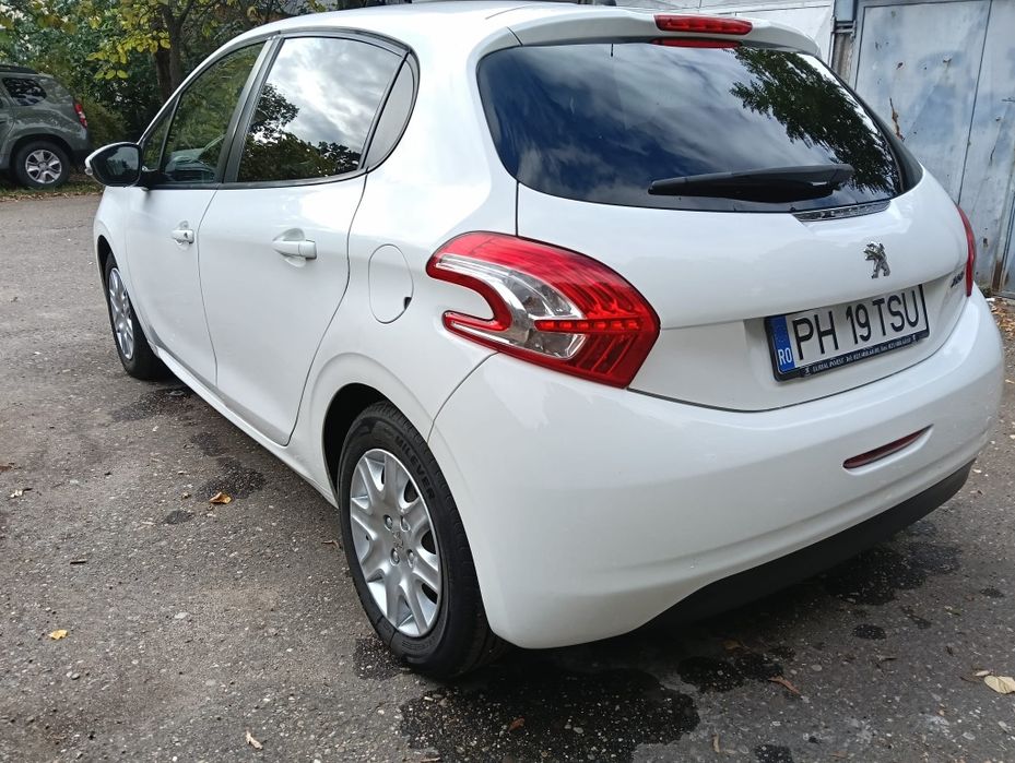 Peugeot 208 2015