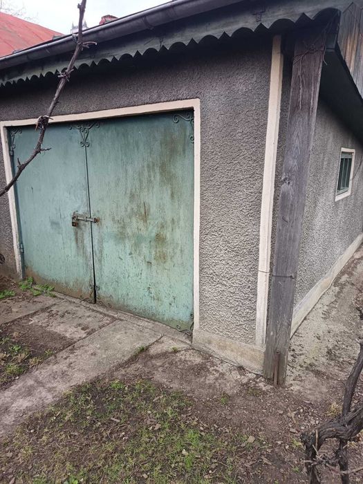 casa de vanzare din caramida in Roznov la iesirea spre P. Neamt