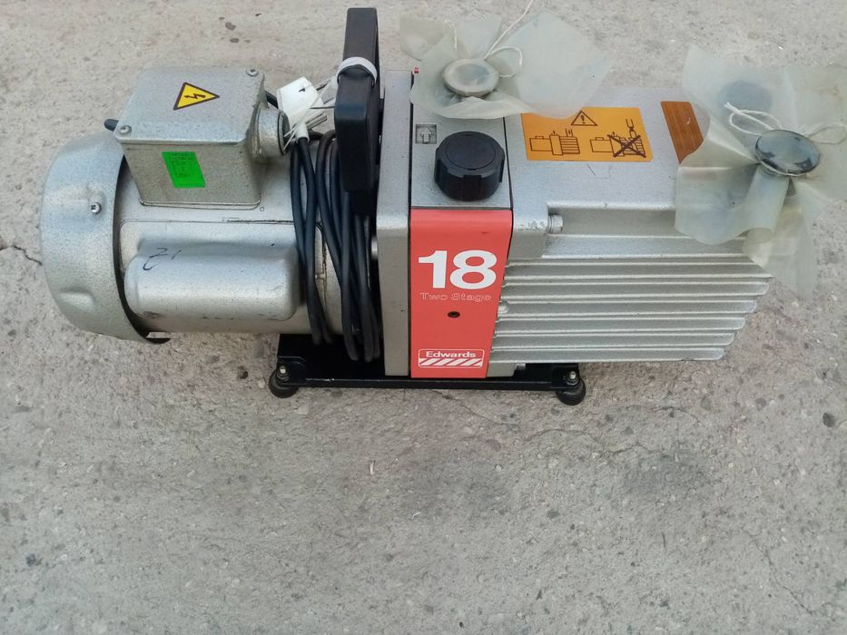 Вакум помпа в отлично състояние