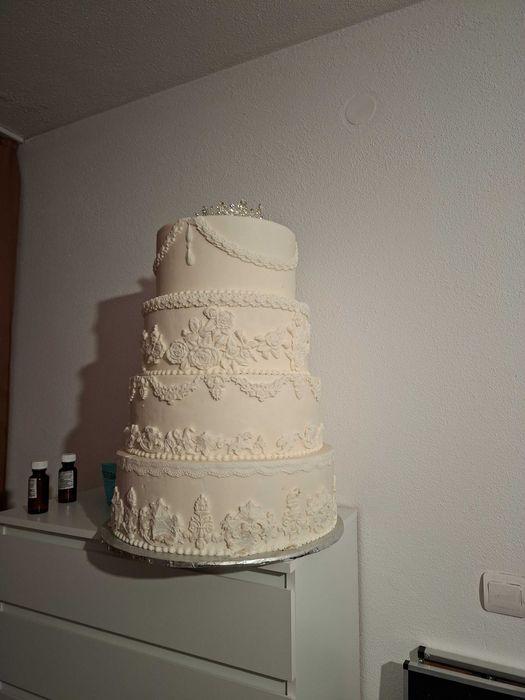 Сватбена Бутафорна (изкуствена) торта на 4 етажа