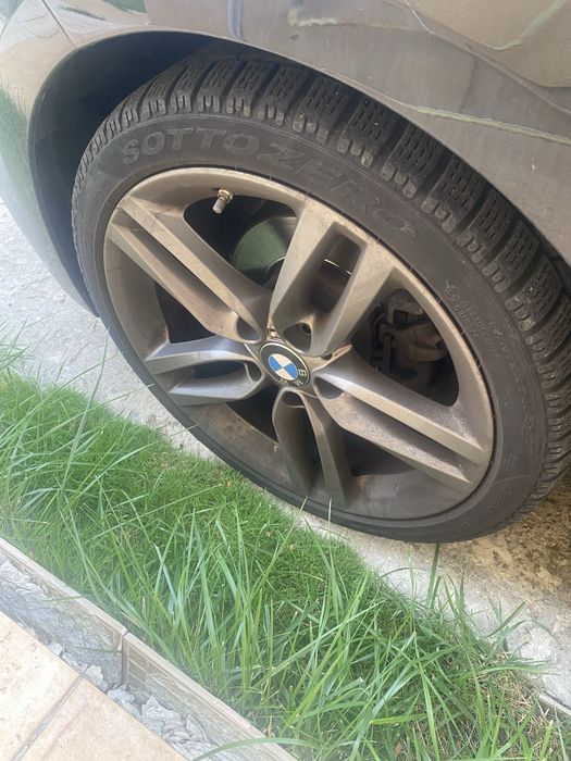 Vind doua anvelope pirelli  225 40 18 si o anvelopa 245 35 18 tot pirelli