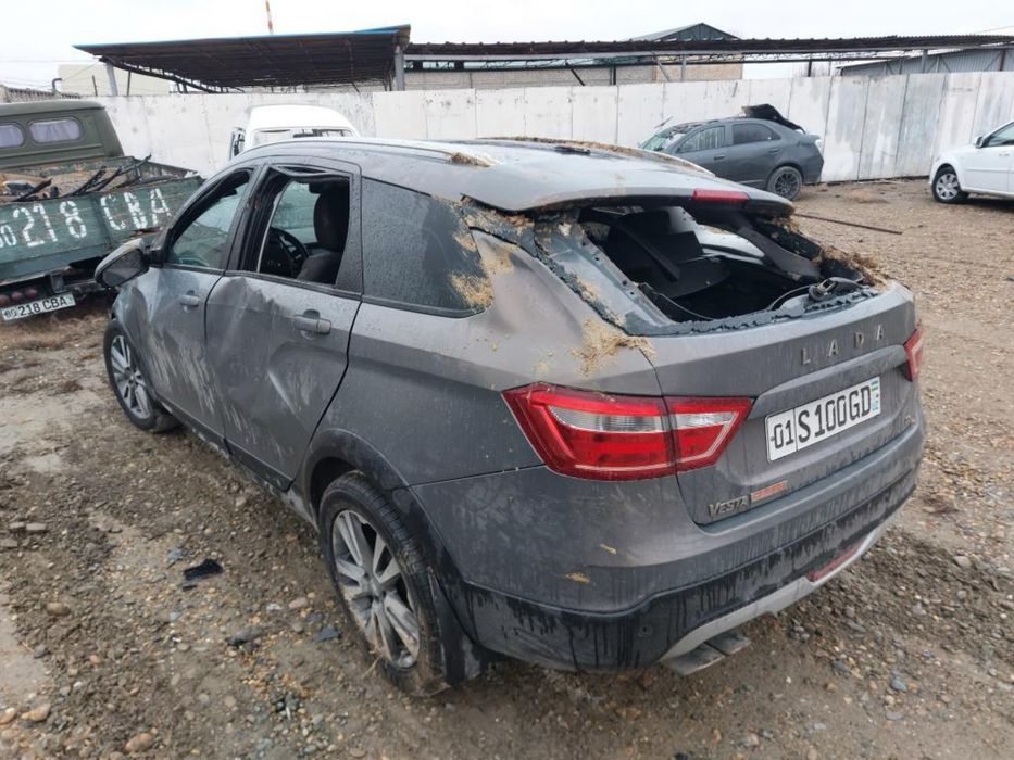 SROCHNA sotiladi lada vesta sw cross