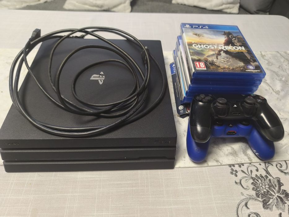 PS4 PRO - 1 TB - cu Jocuri la Pachet