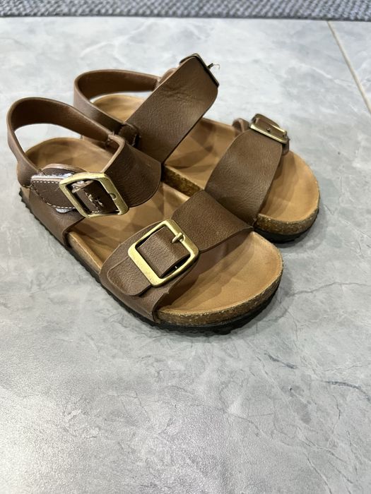 Продам сандали детские