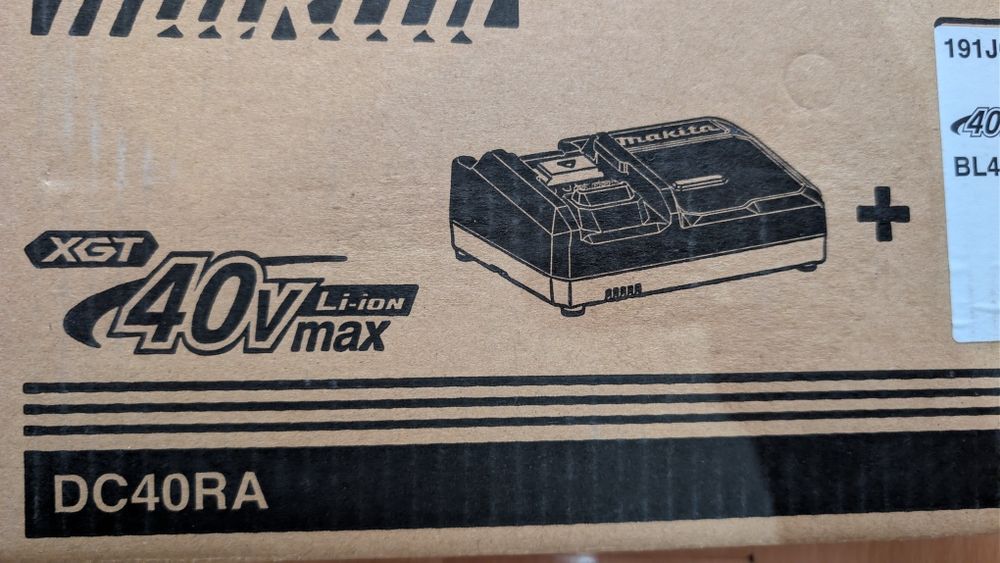 Зарядное устройство Makita XGT DC40RA
