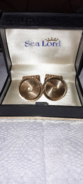 Продам запонки,новые.