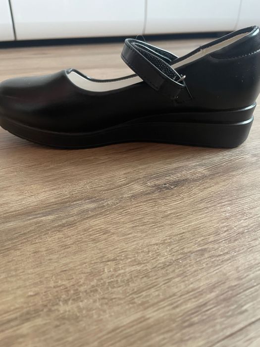 Черни обувки за момиче