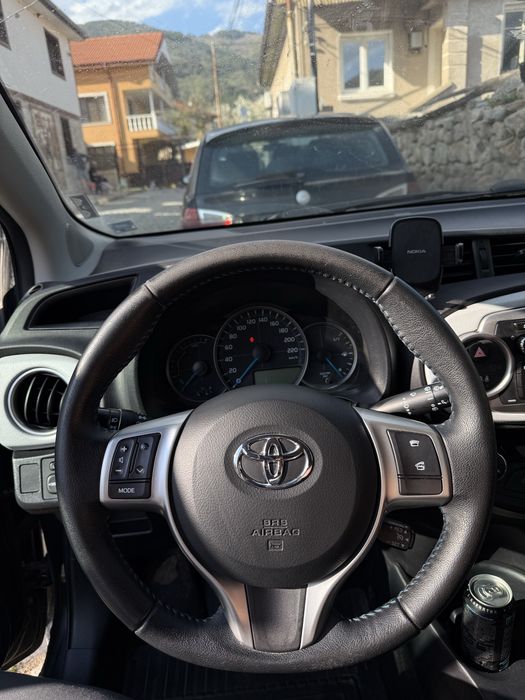 Тойота Ярис Хибрид