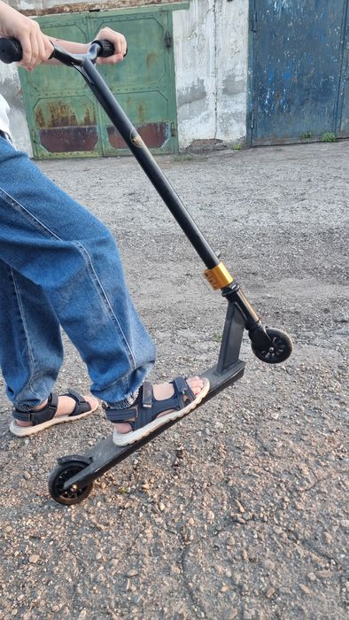 Продам трюковой самокат