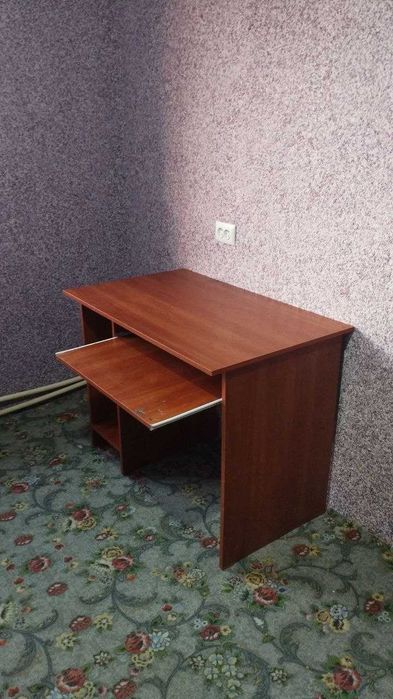 Копьютер столи сотилади