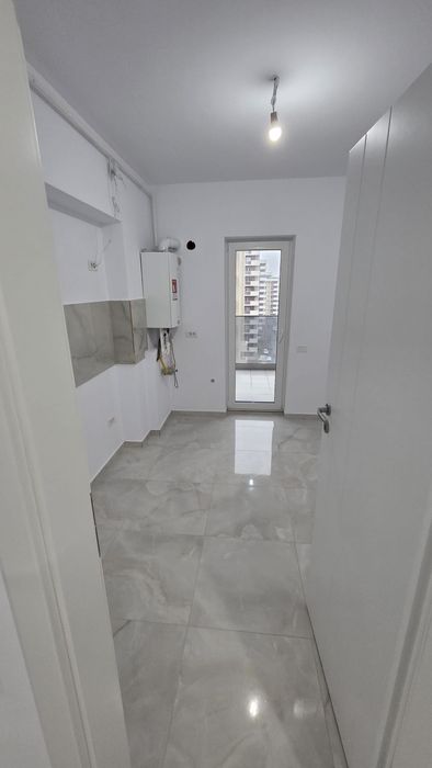 Apartment 4 camere nou, contract ANAF, din primăvară, ideal firma