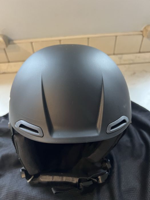 UVEX каска за ски