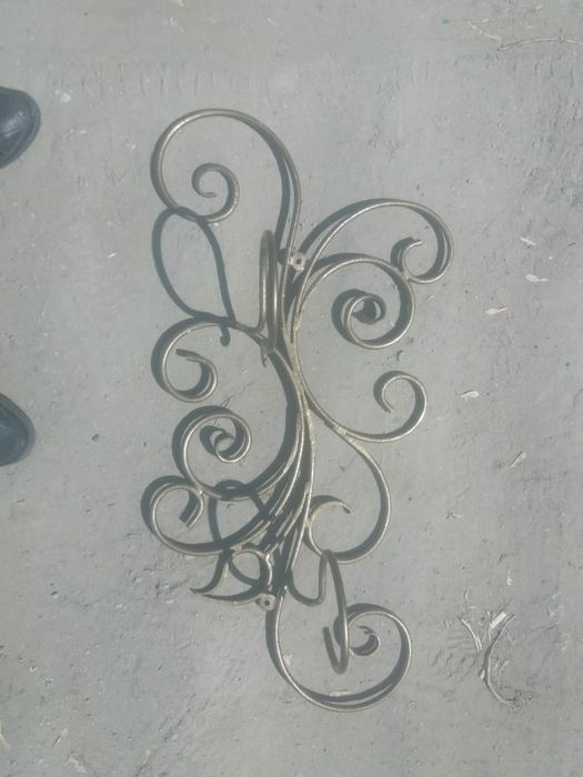 Подцветочник кованый