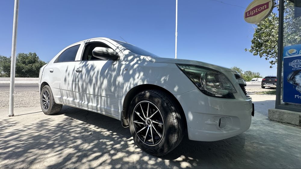 Vossen 215/60/16 diska balon