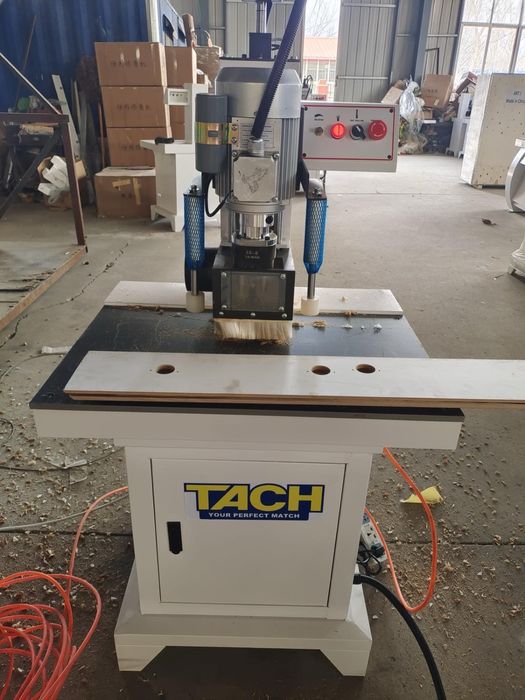 Пробивна машина за панти TACH