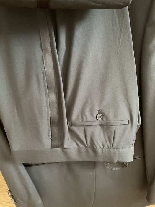 Продам смокинг Hugo Boss б/у