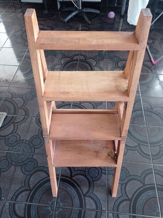 Scaun ce se transforma in scara