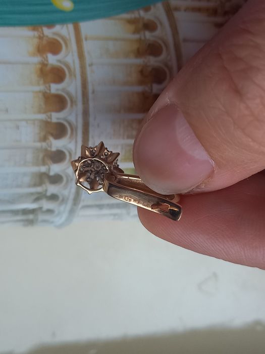 продам золотой комплект 6 гр