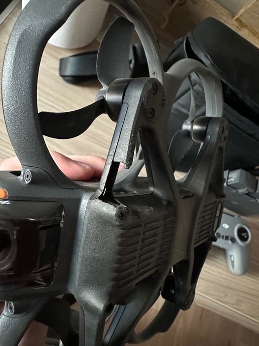 DJI Avata 2 Fly More Combo (3 baterii) + DJI Care Refresh 06/2026