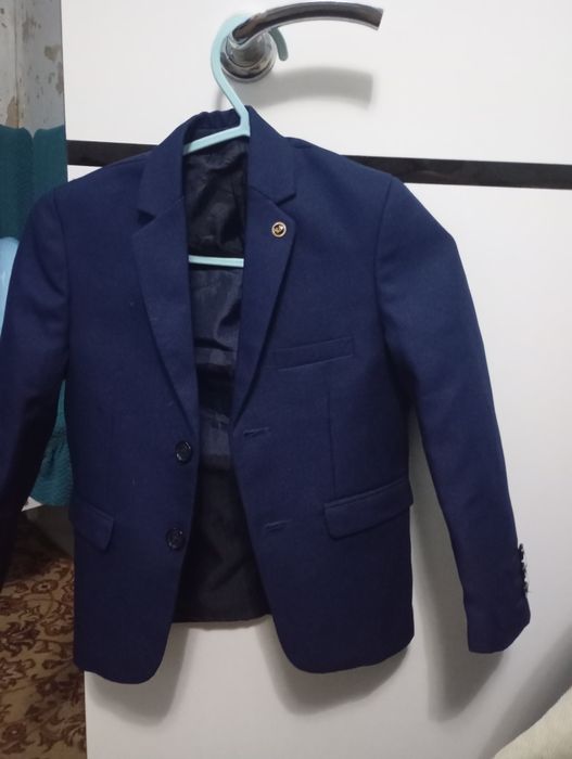 Продам один костюм