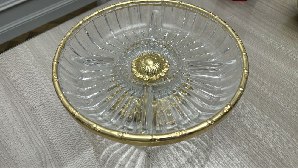 Продам вазы, тортница и вареница