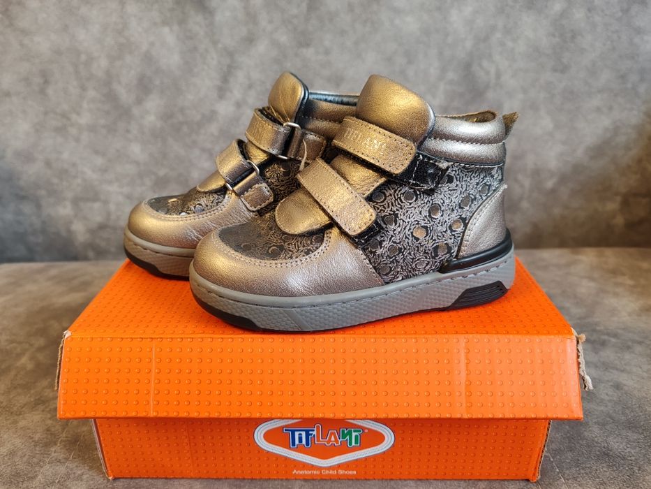 Детские осенние ботинки