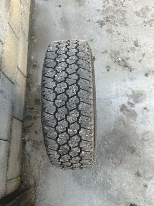 Гуми с джанти размер 225/65/16С свалени от Рено Мастер