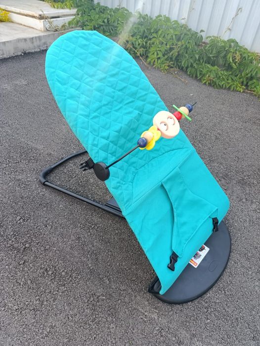 Продаю детскую коляску,манеж,шезлонг