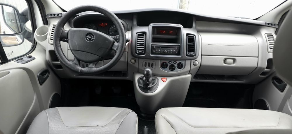 Opel Vivaro 6 locuri mixt si marfa lung 2013