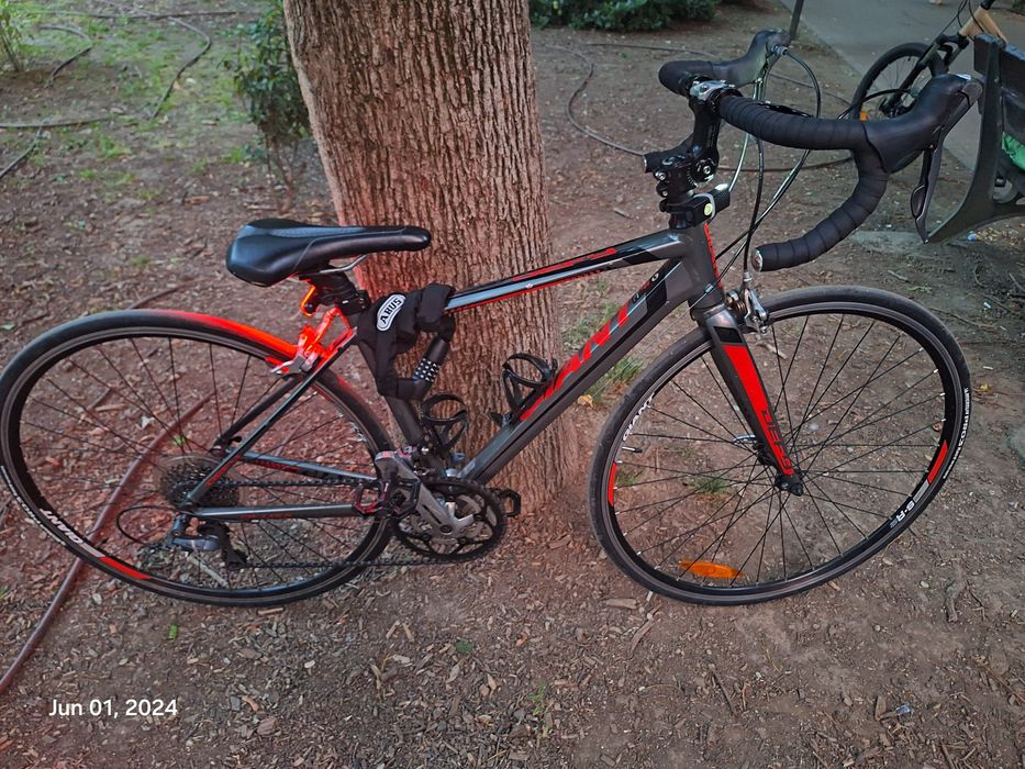 Bicicleta sosea Giant Defy marime XS