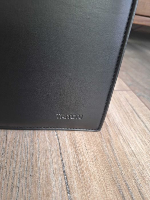 Чанта за документи, бизнес куфарче с марка  Triton