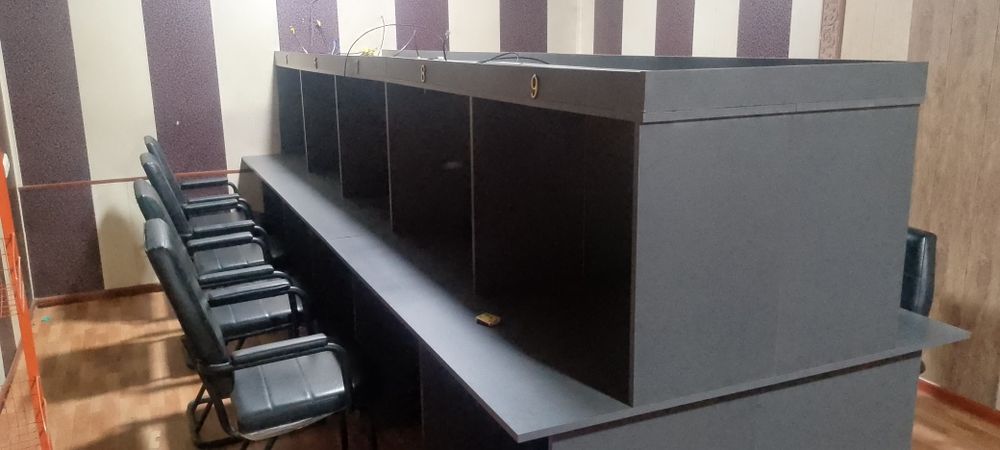 Kampyuter mebellari sotiladi 10 ta kample