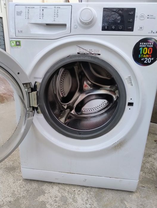Vând mașina de spălat hotpoint ariston