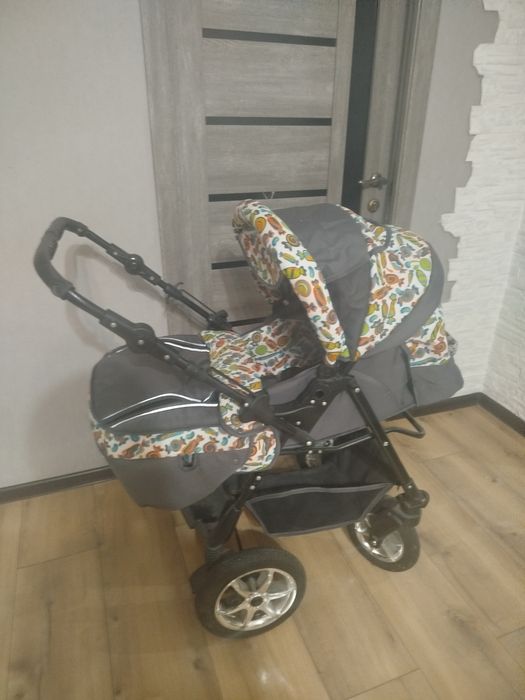 Коляска в хорошем состоянии