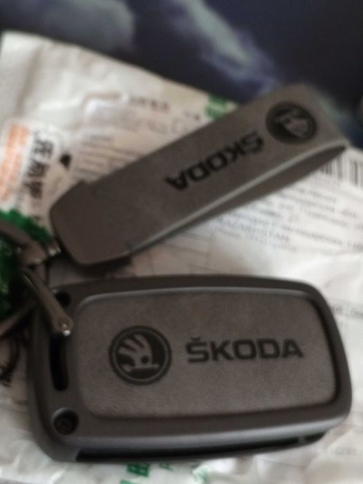 Металлический брелок на Skoda